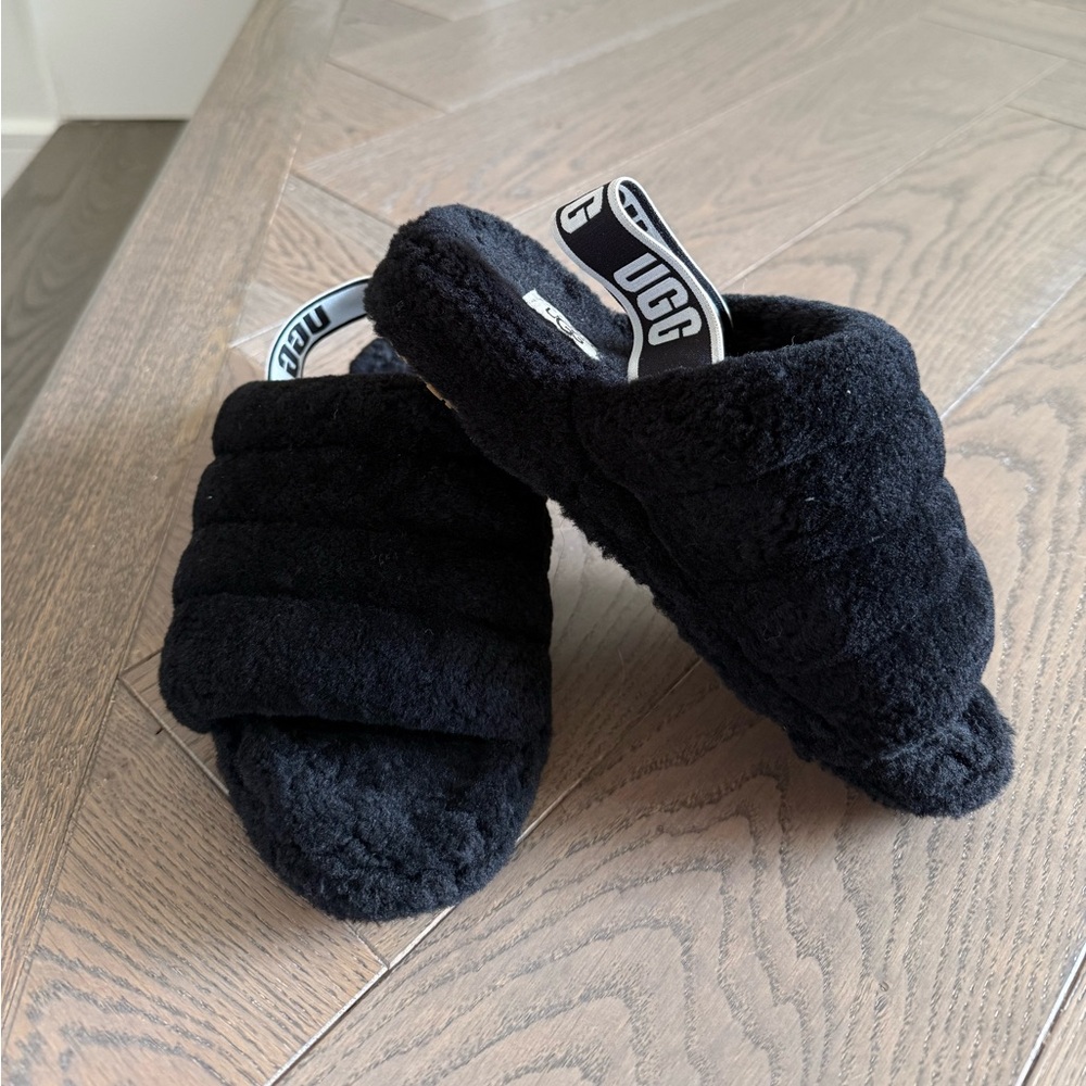 UGG’s Women Fluff size:8